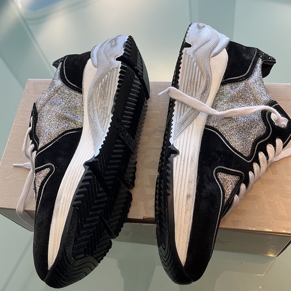 Woman’s snicker golden goose size 10 runner black silver - Picture 6 of 11